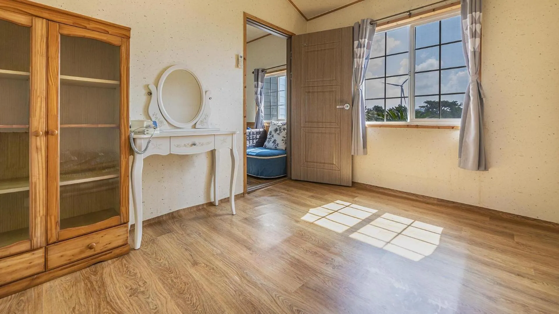 Guest house Jeju Basafan Spa Pension